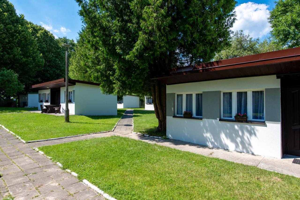 Osrodek Wypoczynkowy Dolomity Hotell Jedwabno Eksteriør bilde